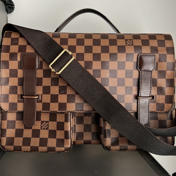 Louis Vuitton Broadway - Picture 8 of 10